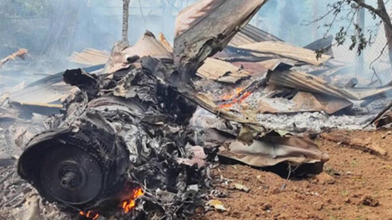 বিদ্রোহীদের গুলিতে জান্তার যুদ্ধবিমান ভূপাতিত বিদ্রোহীদের গুলিতে জান্তার যুদ্ধবিমান ভূপাতিত
