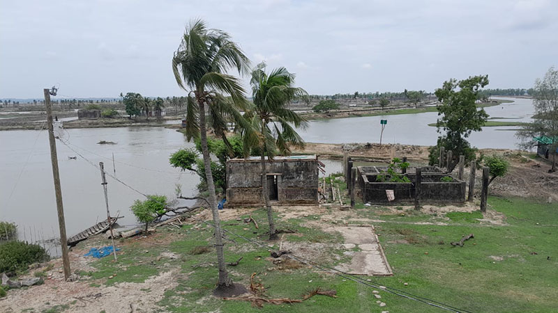 গ্রামীণ মৎস্য ও পশুসম্পদ ফাউন্ডেশনের ঘেরে ডাকাতি, আহত ৪ গ্রামীণ মৎস্য ও পশুসম্পদ ফাউন্ডেশনের ঘেরে ডাকাতি, আহত ৪