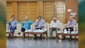 প্রধানমন্ত্রীর মেয়াদকাল নিয়ে বিএনপিসহ তিনটি দল ছাড়া সবাই একমত: আলী রীয়াজ