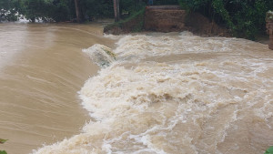 ফেনীতে দুই নদীর বাঁধে ভাঙন, ৯ গ্রাম প্লাবিত