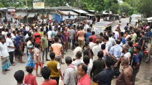 সন্ত্রাসীর পা কেটে আনলে লাখ টাকার পুরস্কার