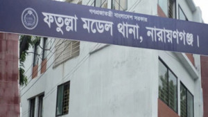 ‘মাদকাসক্ত’ ছেলেকে পিটিয়ে হত্যা, বাবা-মা গ্রেপ্তার