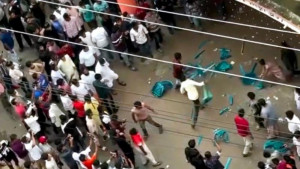 ‘তাণ্ডব’ সিনেমা চলাকালে কারিগরি ত্রুটি, ময়মনসিংহের ছায়াবাণী হলে ভাঙচুর
