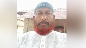 হোটেল ঘেরাও করে আ.লীগ নেতাকে ধরে পুলিশে সোপর্দ