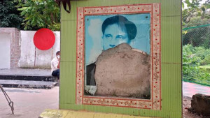 বীর মুক্তিযোদ্ধা রফিকুল ইসলামের ম্যুরাল ভেঙেছে দুর্বৃত্তরা