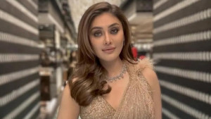 ময়নাতদন্তের রিপোর্টেও ধোঁয়াশা কাটেনি, শেফালীর শেষ পোস্ট নিয়েও চলছে আলোচনা