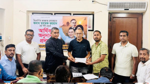 ক্যান্সারে আক্রান্ত সন্তানের চিকিৎসায় যুবদল কর্মীকে অনুদান