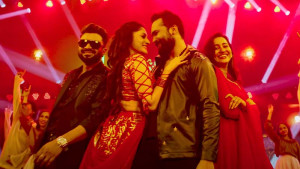 আদর-পূজার সঙ্গে চমক হয়ে ধরা দিলেন ইমরান-আতিয়া