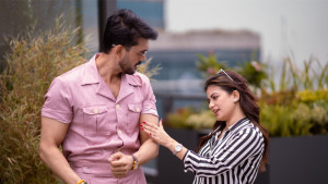 আর বায়োপিক করবা- আরিফিন শুভকে 'নীলচক্র' নায়িকার খোঁচা