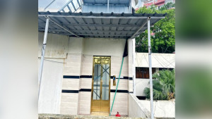 ভিআইপি এলে লিফট চলে