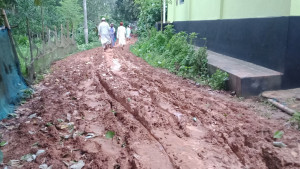 রাস্তা সংস্কার গ্রামবাসীর চাঁদায় প্রকল্পের টাকা তুলে আত্মসাৎ