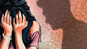 যৌতুক না পেয়ে গৃহবধূর শরীরে কেরোসিন ঢেলে পুড়িয়ে হত্যার অভিযোগ