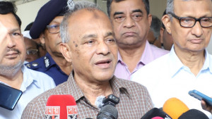 ফিটনেসবিহীন কোনো গাড়ি চলতে দেওয়া হবে না: স্বরাষ্ট্র উপদেষ্টা