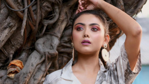 সোহমের বিপরীতে এক সিনেমায় সাত চরিত্রে ইধিকা