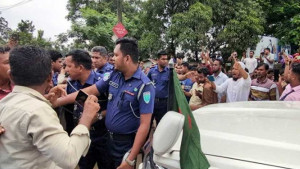 জাফলংয়ে দুই উপদেষ্টার গাড়িবহরে বাধা: ১৭ বিশিষ্ট নাগরিক ও ১৯ সংগঠনের নিন্দা