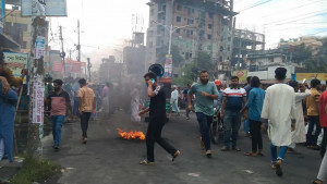 সেই এসআই গ্রেপ্তার, এবার পুলিশ কমিশনারের পদত্যাগ দাবিতে কেএমপি ঘেরাও