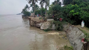 সাগরে বেড়েছে পানির উচ্চতা, কাজে আসছে না পুরোনো বাঁধ