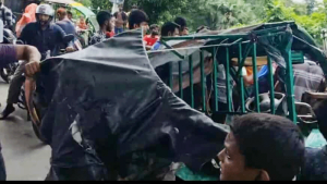 খুলনায় ট্রাকের ধাক্কায় প্রাণ গেল ইজিবাইকের ২ যাত্রীর