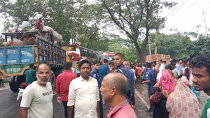 মাগুরায় সড়ক দুর্ঘটনায় ৩ মোটরসাইকেল আরোহী নিহত 