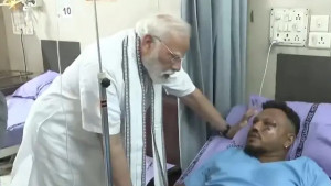 আহমেদাবাদে দুর্ঘটনাস্থলে নরেন্দ্র মোদী, আহতদের দেখতে গেলেন হাসপাতালে 