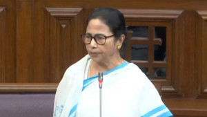 বাংলায় কথা বললেই বাংলাদেশে পাঠিয়ে দিচ্ছে বিএসএফ
