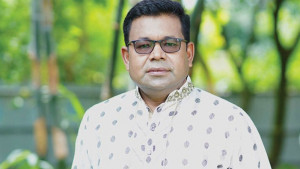 টিভিতে টানা দুই ঘণ্টা মনির খানের গান