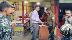 রান্নার জন্য রাখা হয়েছিল ১০ কেজি মরা মুরগি, ইউএনওর অভিযানে জরিমানা