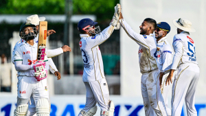 প্রথমদিন লঙ্কানদের হাতে তুলে দিল বাংলাদেশ 