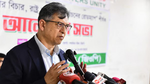 নির্বাহী বিভাগকে দুর্বল করে গণতান্ত্রিক কাঠামো শক্তিশালী করা যাবে না: সালাহউদ্দিন আহমদ
