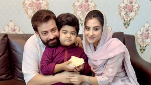 অপুর সঙ্গে শাকিব, বুবলী বললেন সন্তানদের মধ্যে হিংসাত্মক মনোভাব ছড়াবেন না