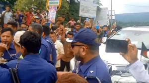 জাফলংয়ের পাথর কোয়ারিতে এখনও রাজনৈতিক ছায়া