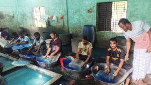 পরিত্যক্ত ফিল্মে জীবিকা