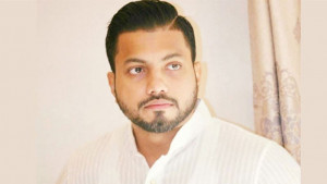 ইশরাককে শপথ পড়ানোর দাবিতে আন্দোলন চলছেই