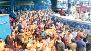 উত্তরের মানুষের ফিরতি যাত্রাতেও ভোগান্তি