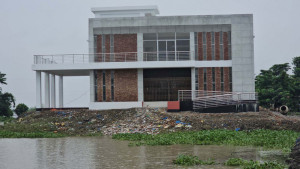 ১৪০ টাকার বিরিয়ানি কিনতে  ৩৮৫ টাকার ভাউচার