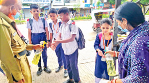 সংক্রমণ বাড়লেও টিকা নিচ্ছে না মানুষ, মৃত্যু আরও ৫