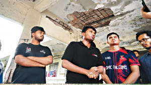 জীর্ণ আবাসিক হলে ঢামেক  শিক্ষার্থীদের ঝুঁকিতে বাস