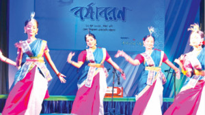 মেঘমেদুর সন্ধ্যায়  আনন্দে বর্ষাবরণ