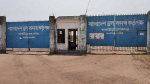‘কমপ্লিট শাটডাউনে’ আখাউড়া স্থলবন্দর দিয়ে ভারত গেল ২৬ পণ্যবাহী ট্রাক