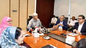 এনবিআর কর্মকর্তাদের বিরুদ্ধে দুদকের কার্যক্রমে সরকারের হস্তক্ষেপ নেই: অর্থ উপদেষ্টা