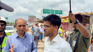 ভাঙ্গা এক্সপ্রেসওয়েতে ফুটপাত দখলমুক্ত করতে উপজেলা প্রশাসনের অভিযান