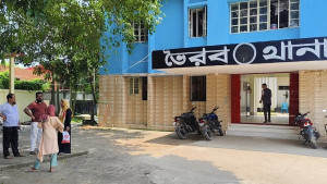 দেড় বছরের মেয়েকে গলাটিপে হত্যার অভিযোগ মায়ের বিরুদ্ধে
