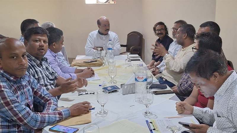 চবি অ্যালামনাইয়ে বিভক্তি নয়, ঐক্য চাই: আসলাম চৌধুরী চবি অ্যালামনাইয়ে বিভক্তি নয়, ঐক্য চাই: আসলাম চৌধুরী