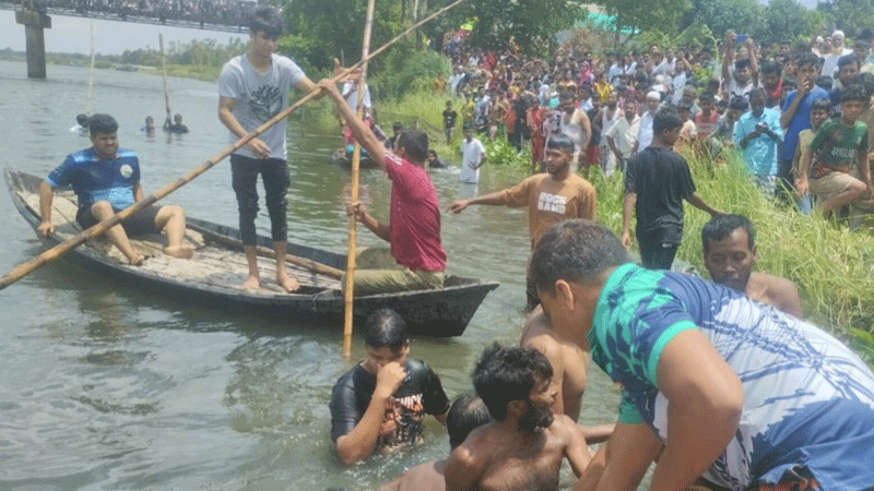 সেতু থেকে নদীতে লাফ, ১ ঘণ্টা চেষ্টা চালিয়ে কিশোরের মরদেহ উদ্ধার সেতু থেকে নদীতে লাফ, ১ ঘণ্টা চেষ্টা চালিয়ে কিশোরের মরদেহ উদ্ধার