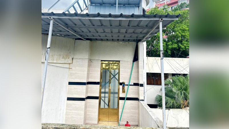 ভিআইপি এলে লিফট চলে ভিআইপি এলে লিফট চলে