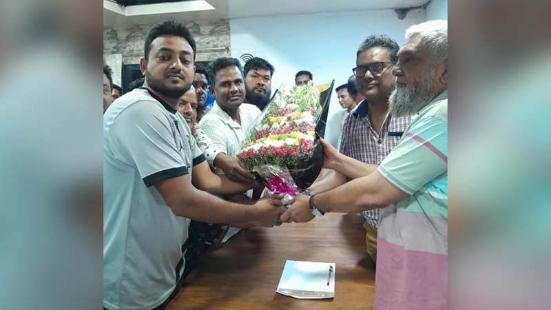 ‘জিয়া মঞ্চে’র সভাপতি হয়ে ফরিদপুরে প্রকাশ্যে খাঁজা বাহিনীর প্রধান ‘জিয়া মঞ্চে’র সভাপতি হয়ে ফরিদপুরে প্রকাশ্যে খাঁজা বাহিনীর প্রধান