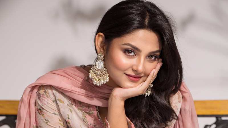 নাজনীন নিহার ‘মিথ্যে প্রেমের গল্প’ নাজনীন নিহার ‘মিথ্যে প্রেমের গল্প’