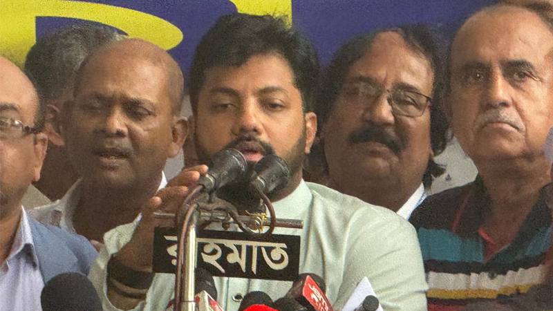 সরকার ডিএসসিসির সেবায় ব্যাঘাত ঘটিয়ে দায় চাপাচ্ছে আমাদের ওপর: ইশরাক সরকার ডিএসসিসির সেবায় ব্যাঘাত ঘটিয়ে দায় চাপাচ্ছে আমাদের ওপর: ইশরাক