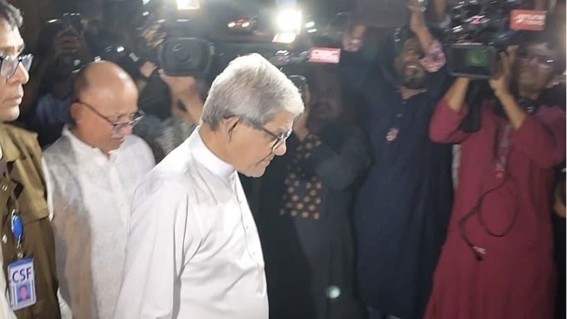 খালেদা জিয়ার সঙ্গে বিএনপির কেন্দ্রীয় নেতাদের ঈদ শুভেচ্ছা বিনিময় খালেদা জিয়ার সঙ্গে বিএনপির কেন্দ্রীয় নেতাদের ঈদ শুভেচ্ছা বিনিময়