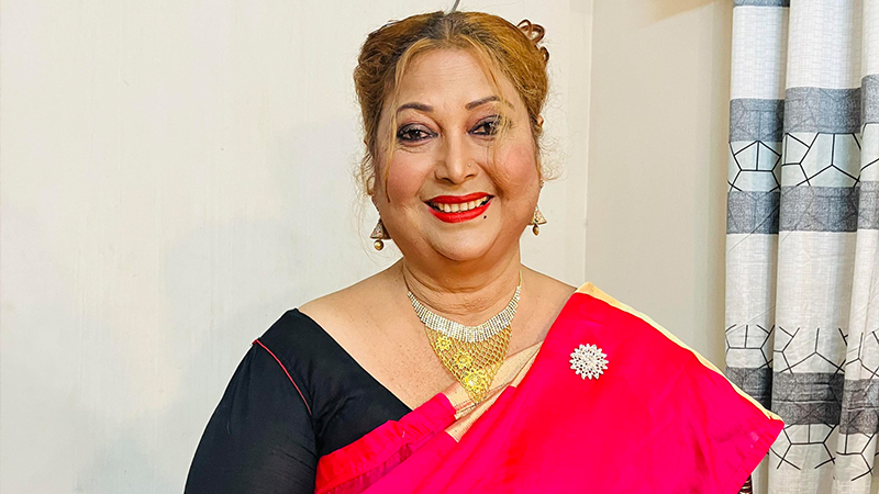 ছেলের বিরুদ্ধে মামলা তুলতে বিএনপি অফিসে অভিনেত্রী রিনা খান ছেলের বিরুদ্ধে মামলা তুলতে বিএনপি অফিসে অভিনেত্রী রিনা খান